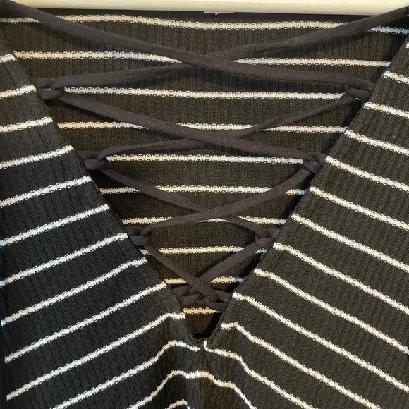 𝅺Urban Outfitters Lace Up Top - Picture 5 of 12